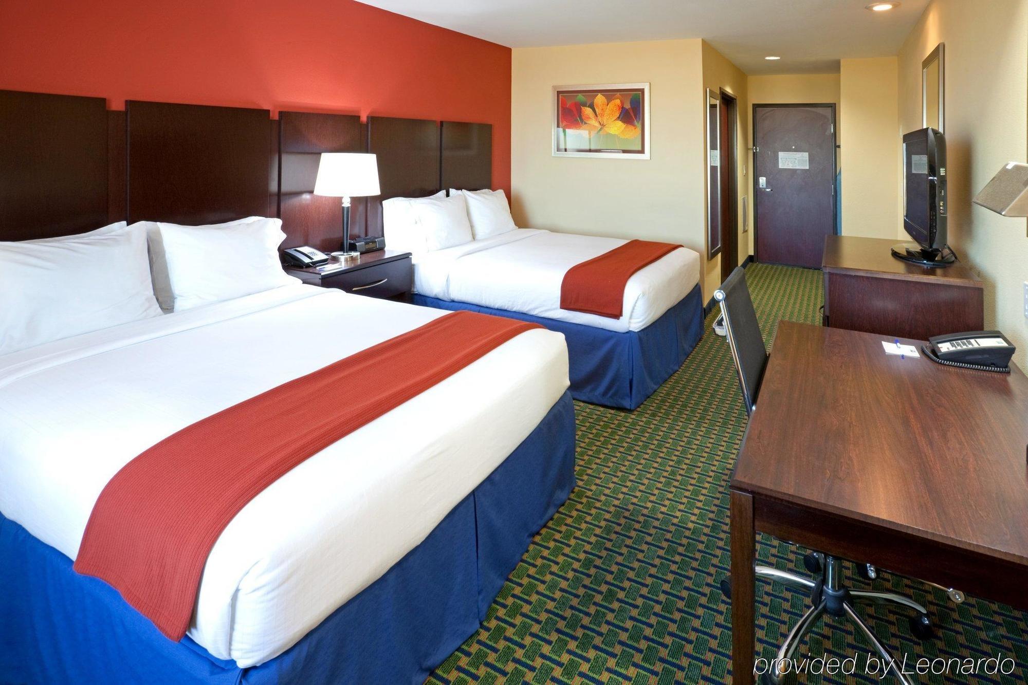 Holiday Inn Express And Suites Lubbock South By Ihg Exterior photo