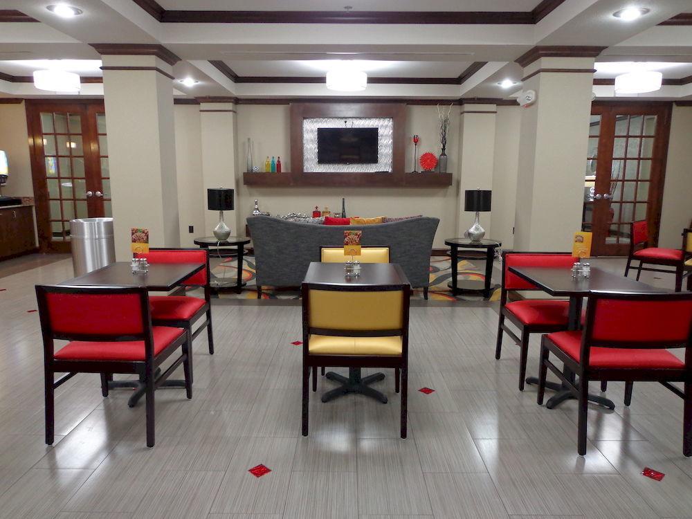 Holiday Inn Express And Suites Lubbock South By Ihg Exterior photo
