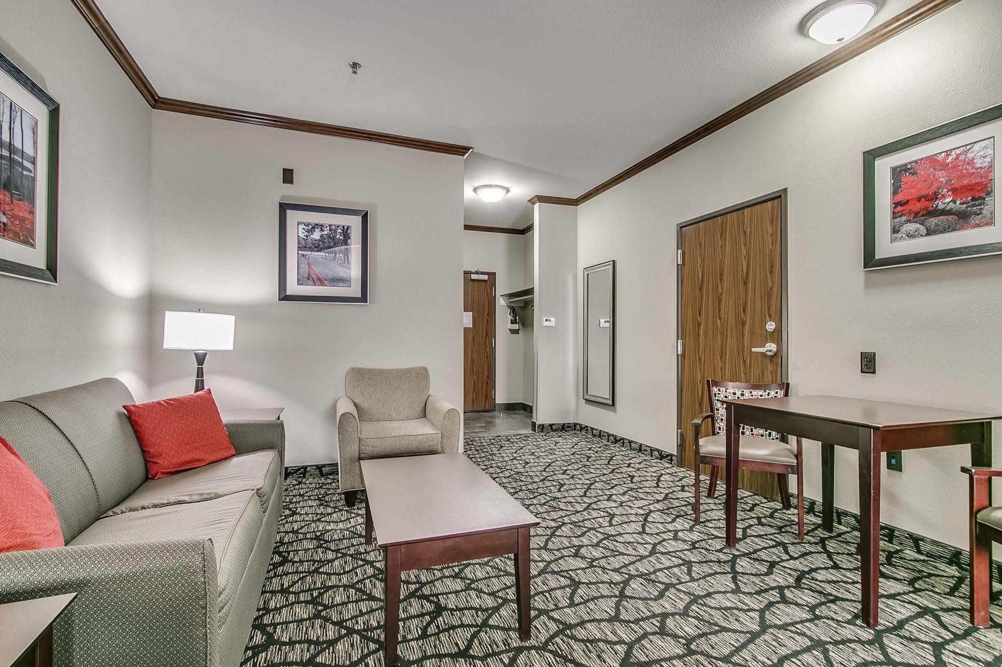 Holiday Inn Express And Suites Lubbock South By Ihg Exterior photo